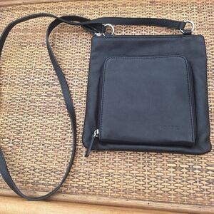 Fossil Pebbled Leather Crossbody Purse Classic Y2K Sleek Handbag Travel Light